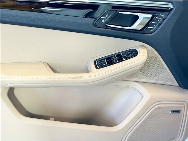 Certified 2026 Porsche Macan Turbo AWD/4WD image 11