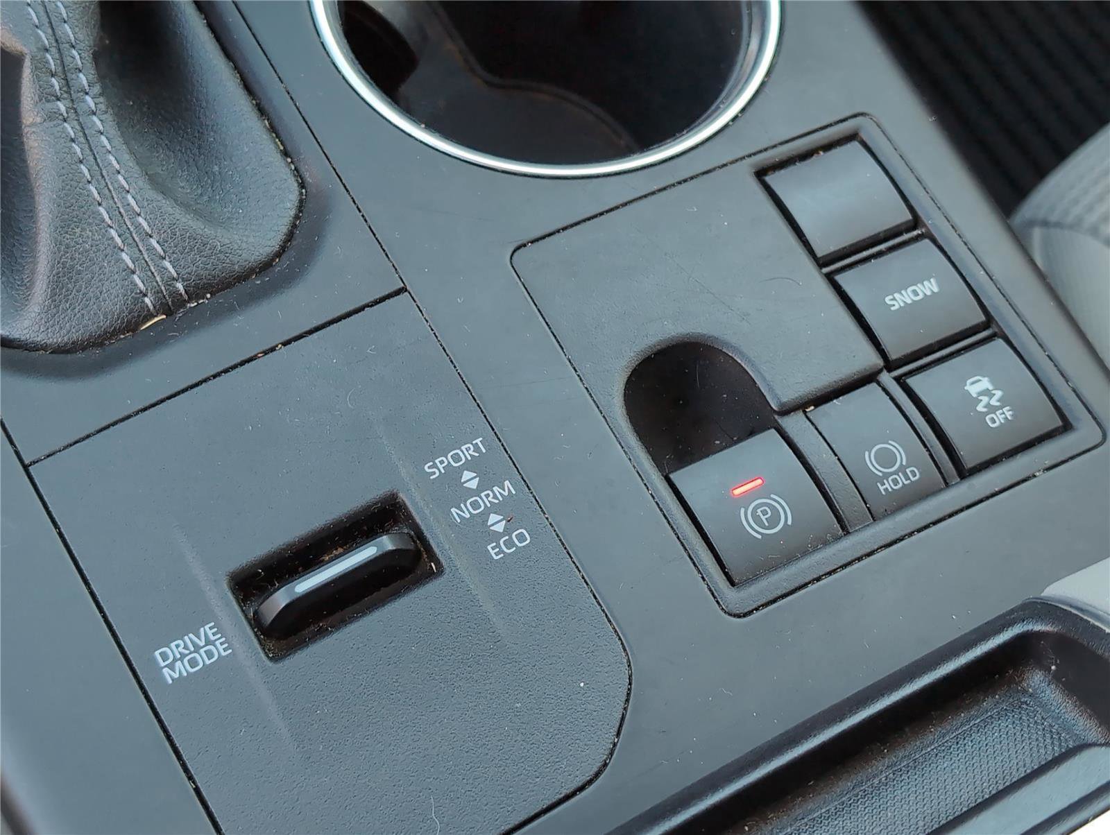 Used 2023 Toyota Highlander L image 18