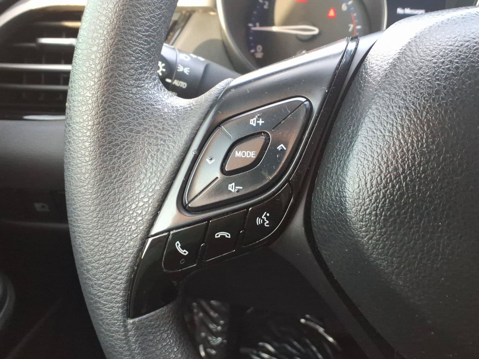 Used 2021 Toyota C-HR LE FWD image 15