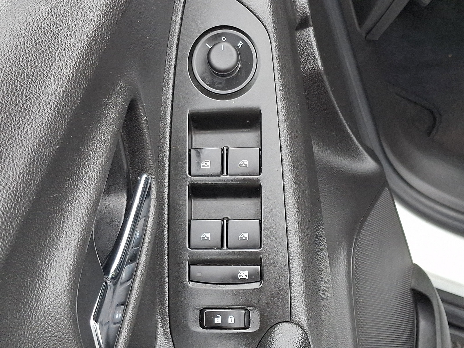 Used 2021 Chevrolet Trax LT w/ LT Convenience Package AWD/4WD image 25