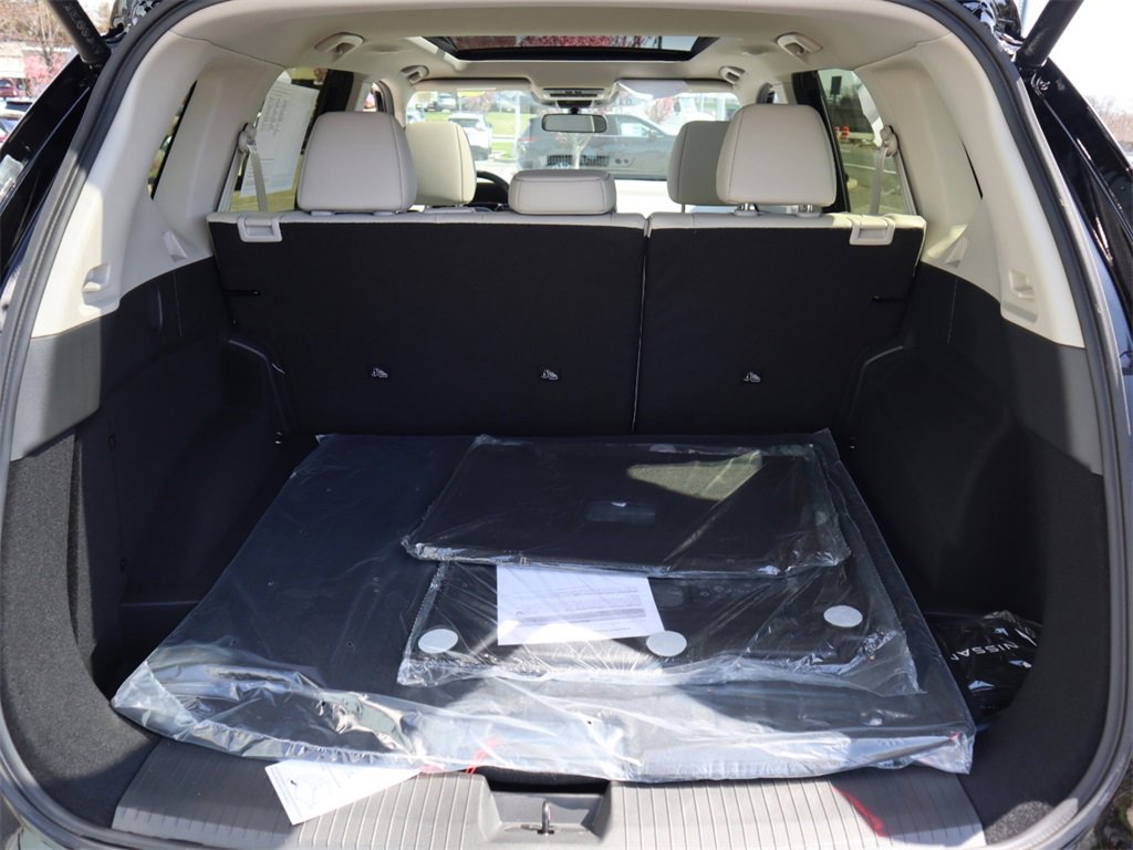 Certified 2025 Nissan Rogue SV w/ SV Premium Package image 32