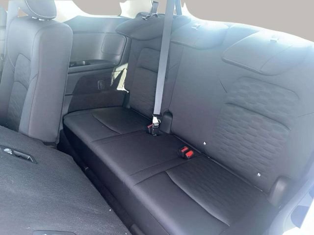 Used 2025 Nissan Pathfinder SV image 17