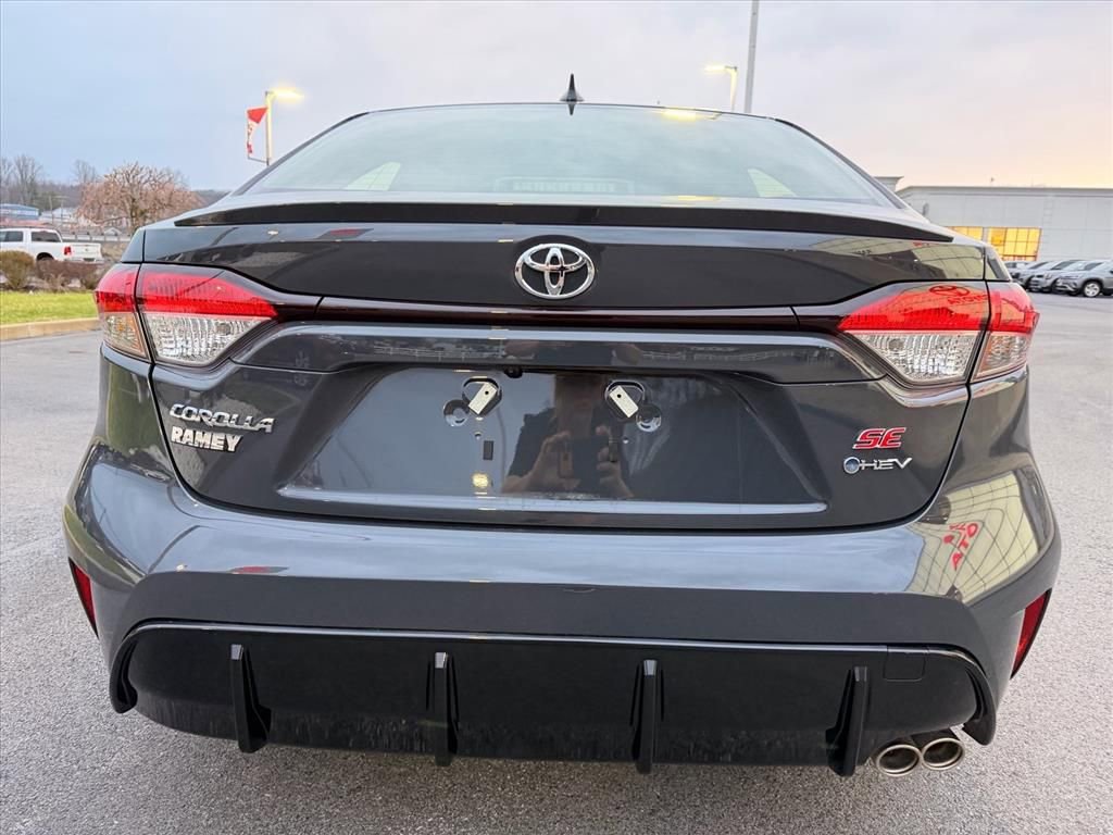 Used 2026 Toyota Corolla SE image 7