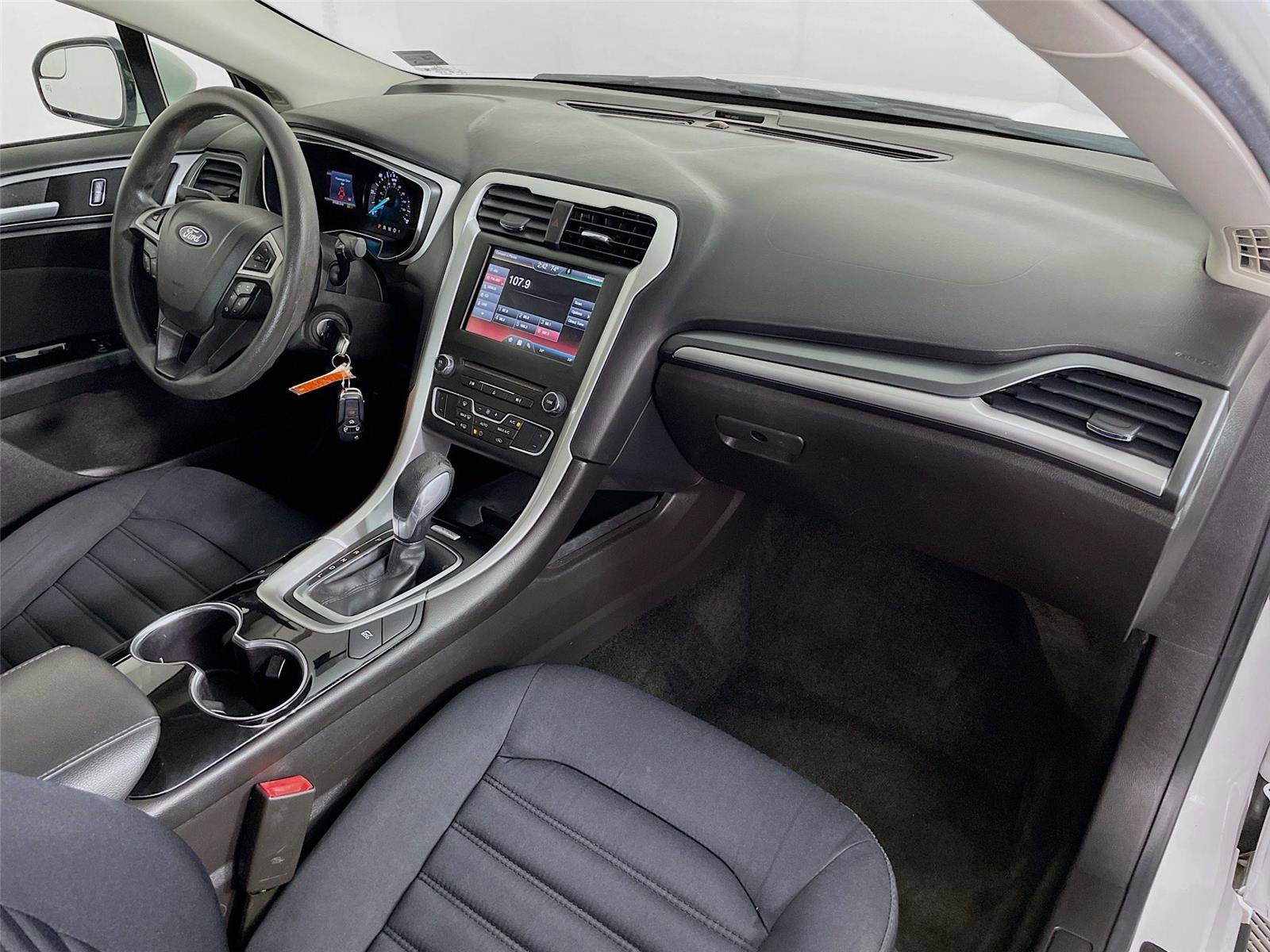 Used 2016 Ford Fusion SE image 30