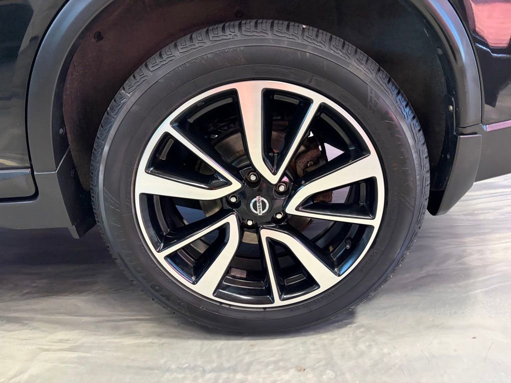 Used 2018 Nissan Rogue SL w/ Premium Package AWD/4WD image 28