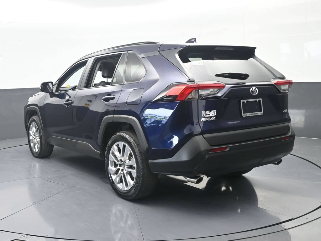 Used 2025 Toyota RAV4 XLE Premium FWD image 4