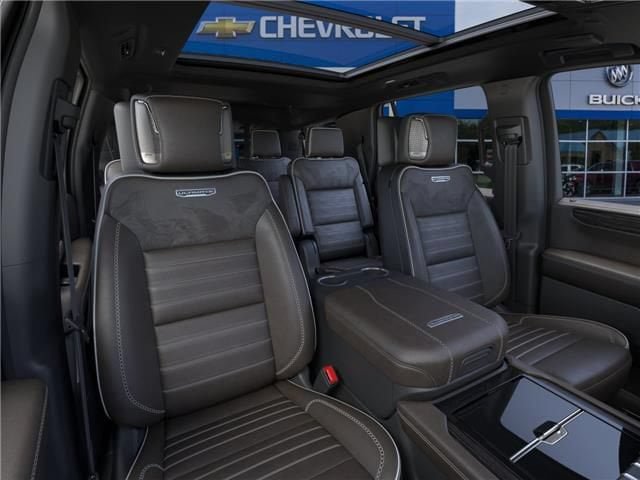 New 2026 GMC Yukon Denali Ultimate w/ LPO, Floor Liner Package AWD/4WD image 16