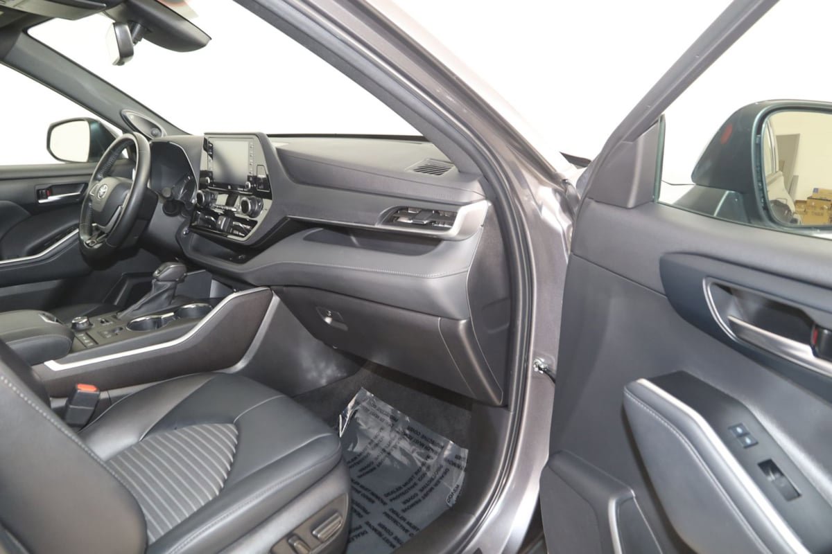 Used 2022 Toyota Highlander XSE w/ Protection Package #3 (TMS) AWD/4WD image 44