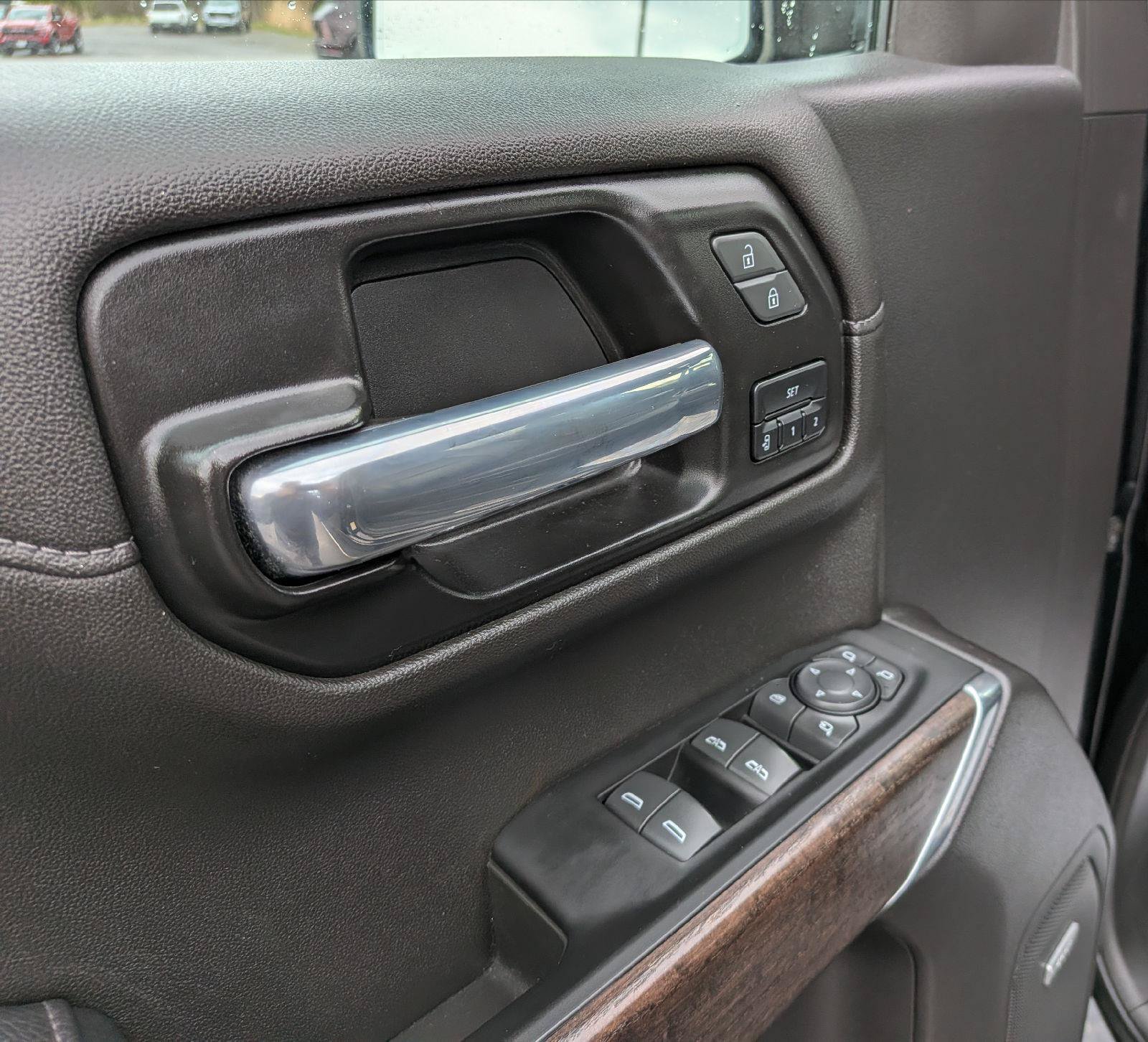 Used 2021 GMC Sierra 1500 Denali w/ Denali Premium Package AWD/4WD image 12