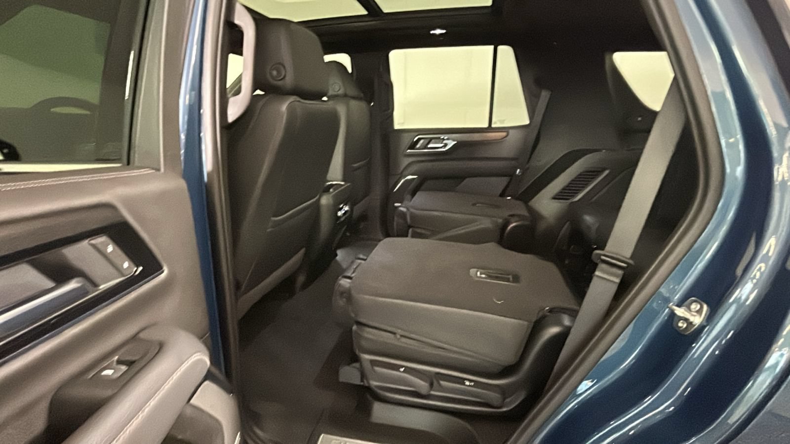 Used 2025 GMC Yukon Denali w/ Sun & Power Step Package AWD/4WD image 31