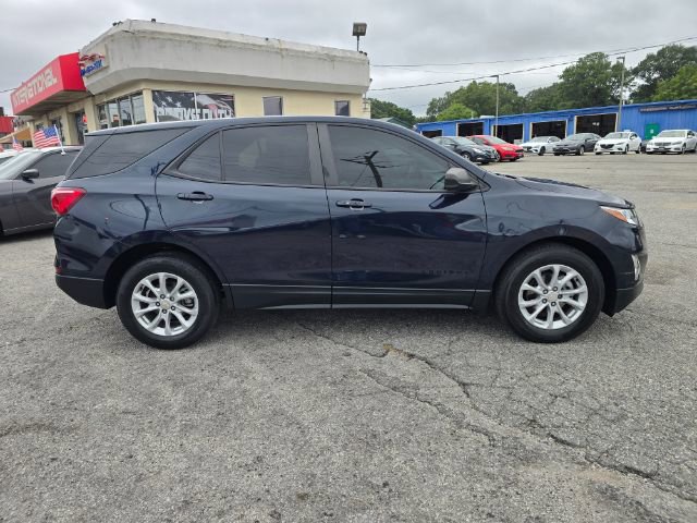 Used 2021 Chevrolet Equinox LS w/ LPO, Blackout Package image 4