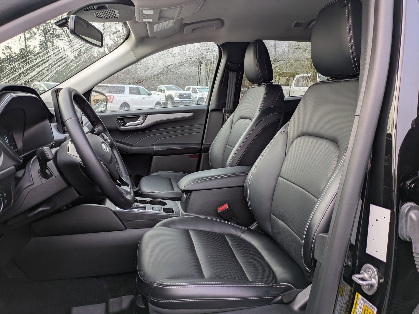Certified 2025 Ford Escape Platinum AWD/4WD image 23
