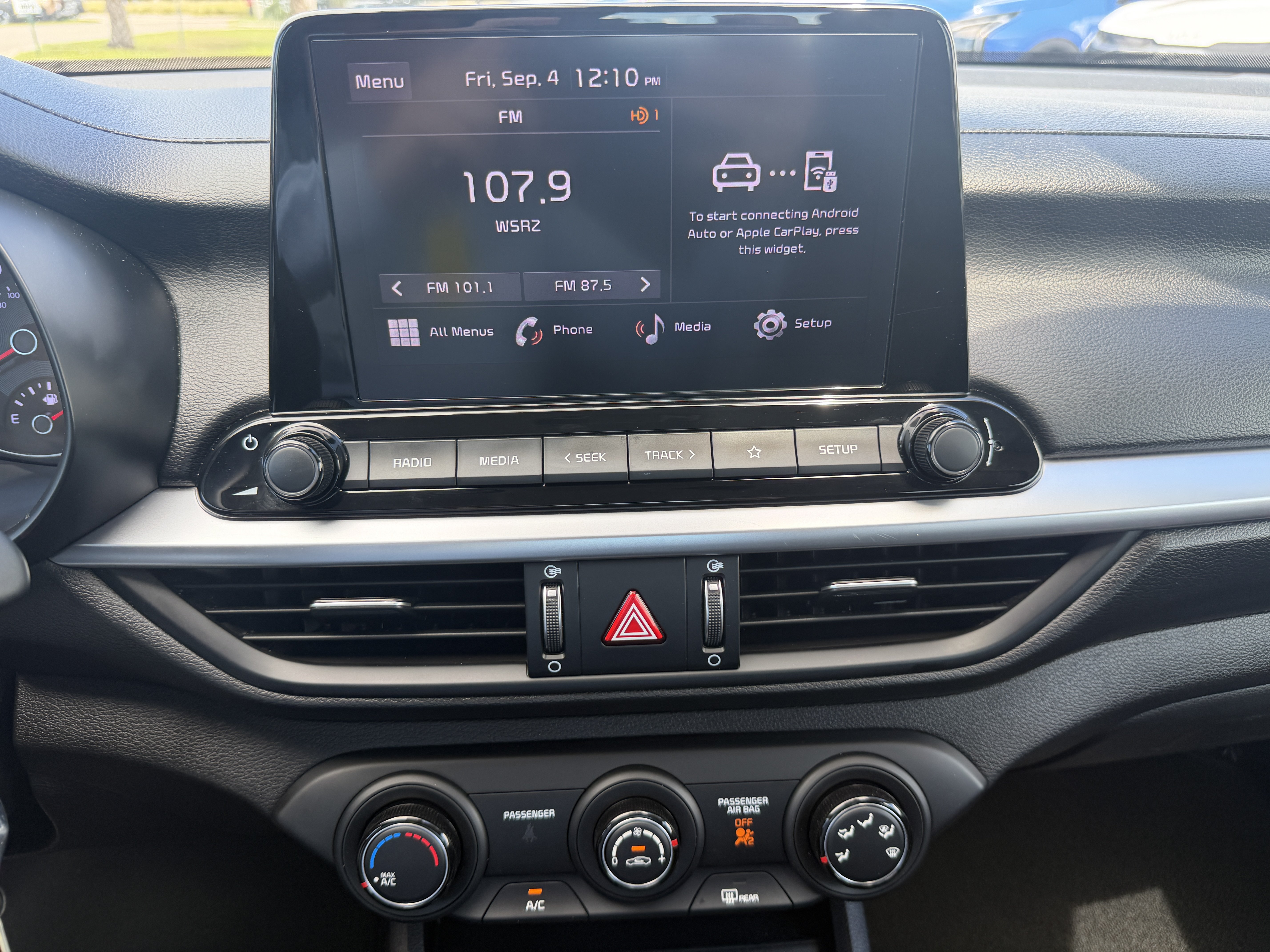 Certified 2023 Kia Forte LXS w/ LXS Technology Package FWD image 20