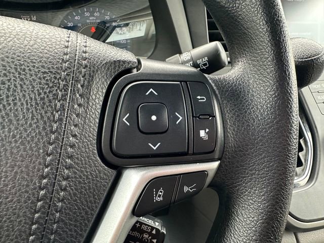 Used 2020 Toyota Sienna L image 17