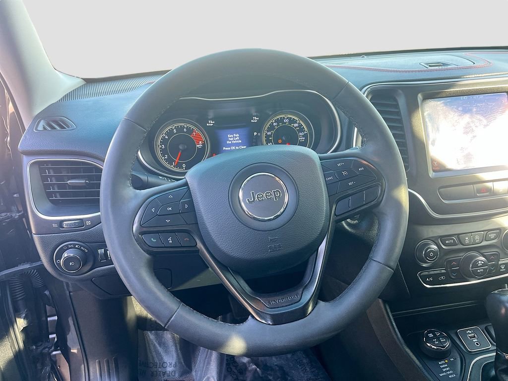 Used 2022 Jeep Cherokee Trailhawk image 11
