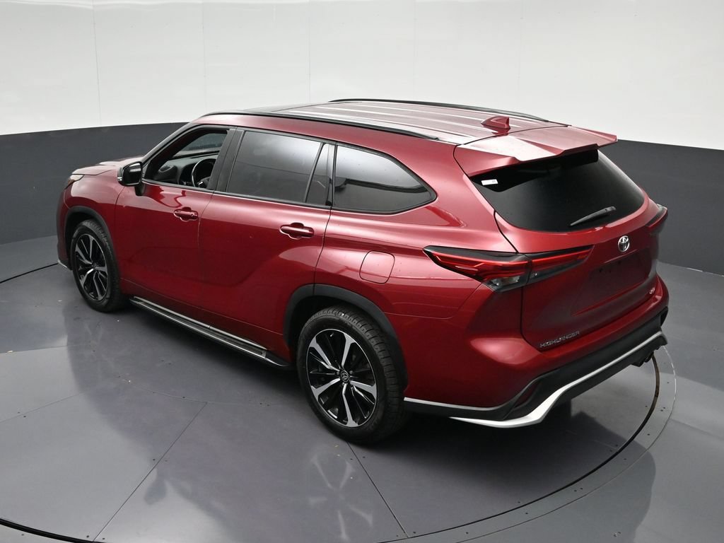 Used 2021 Toyota Highlander XSE FWD image 19