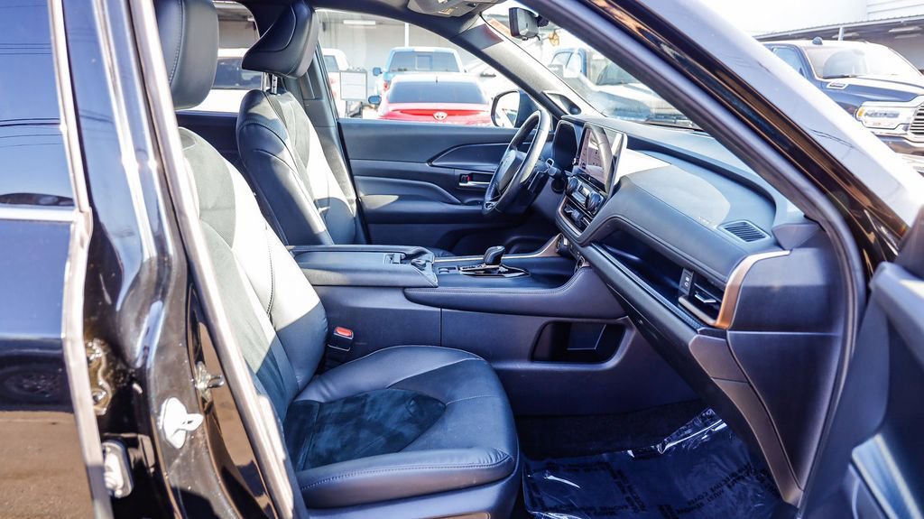 Used 2024 Toyota Grand Highlander AWD Hybrid image 18