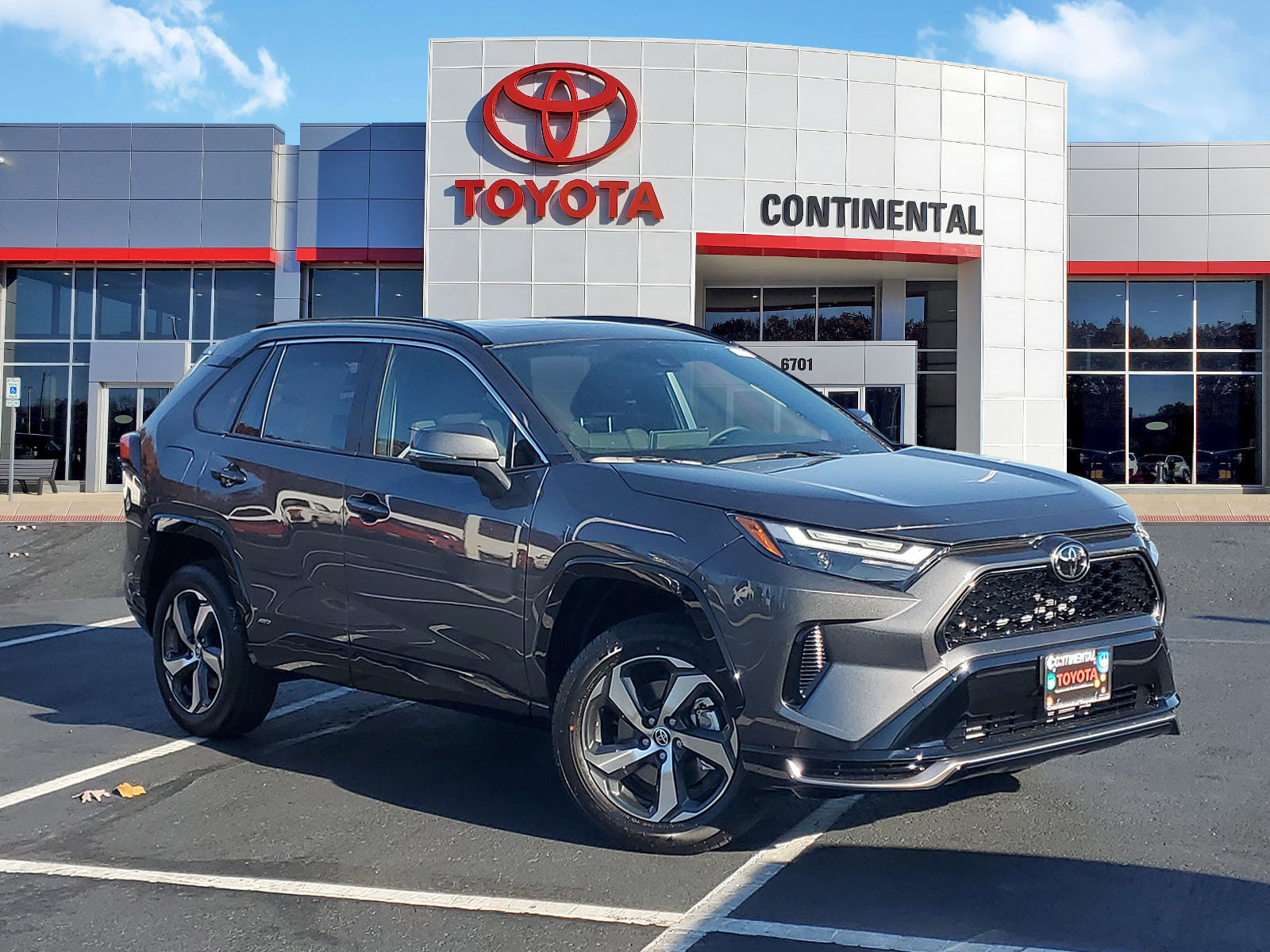 New 2025 Toyota RAV4 SE image 1