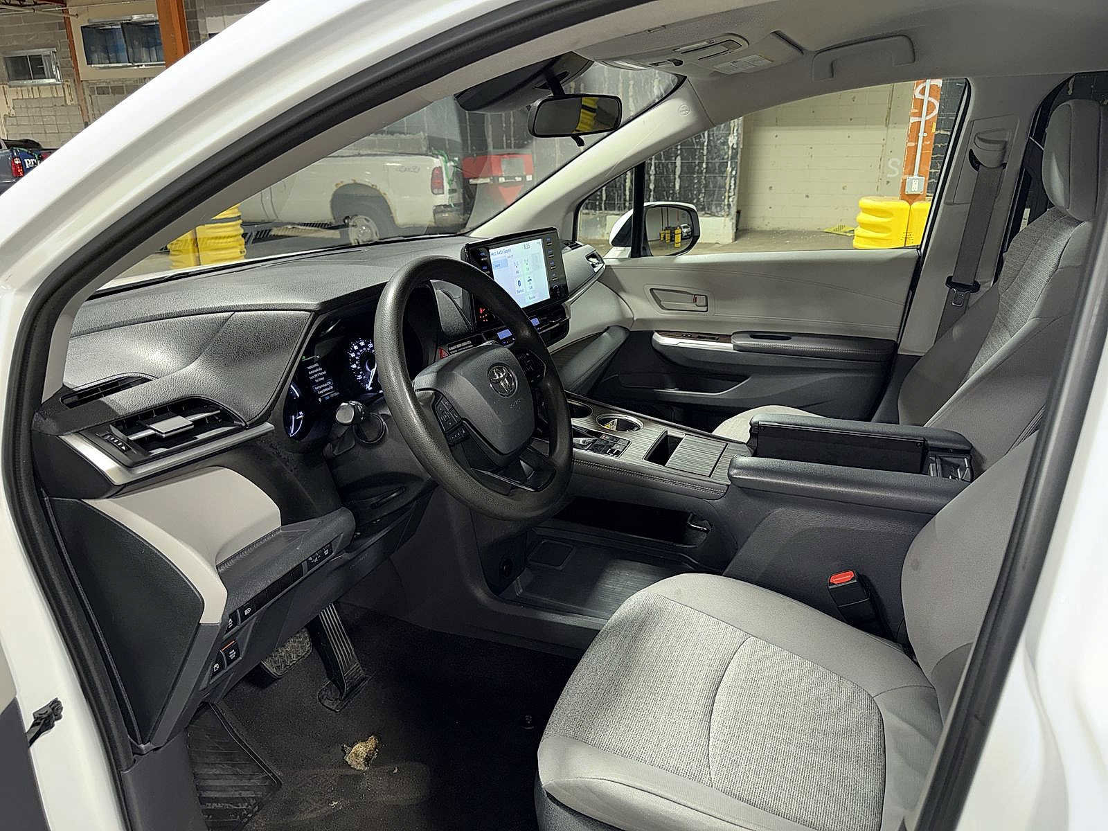 Certified 2022 Toyota Sienna LE FWD image 30