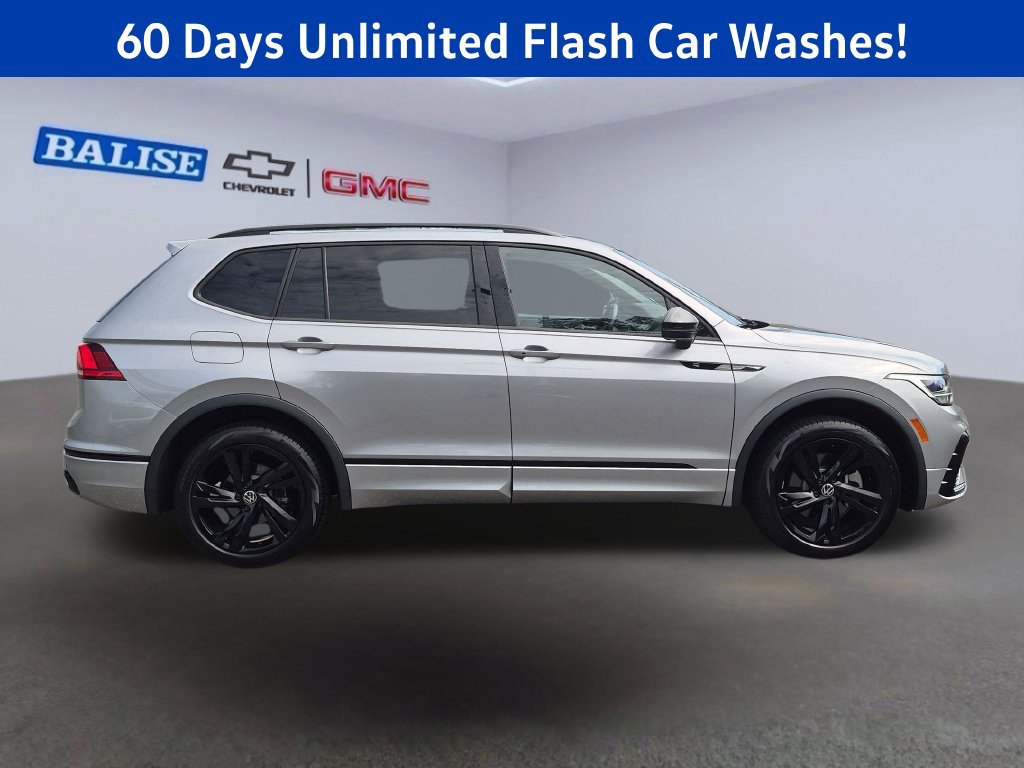 Used 2024 Volkswagen Tiguan SE R-Line AWD/4WD image 3