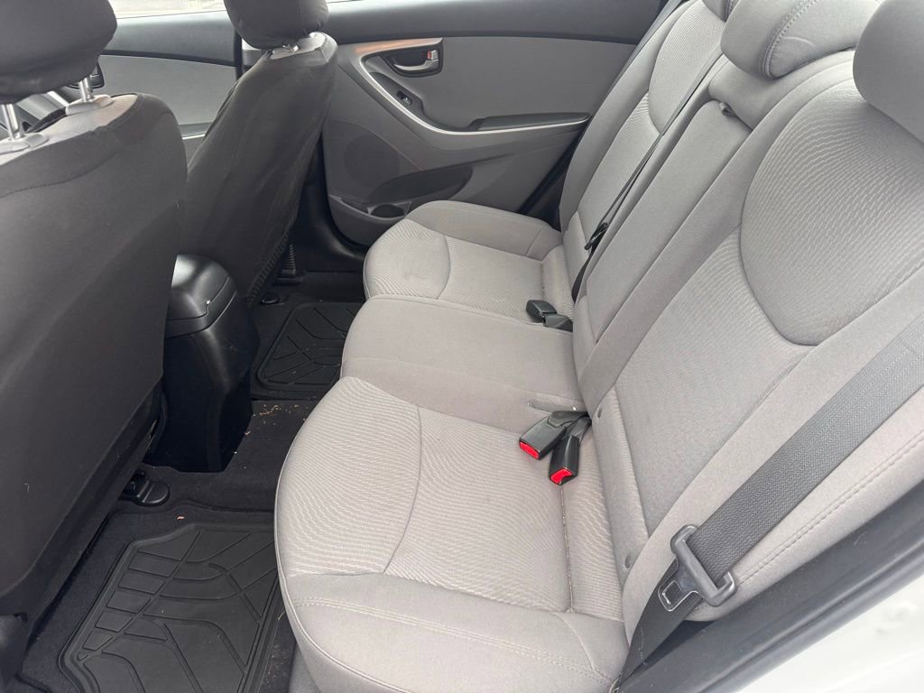 Used 2016 Hyundai Elantra SE image 29