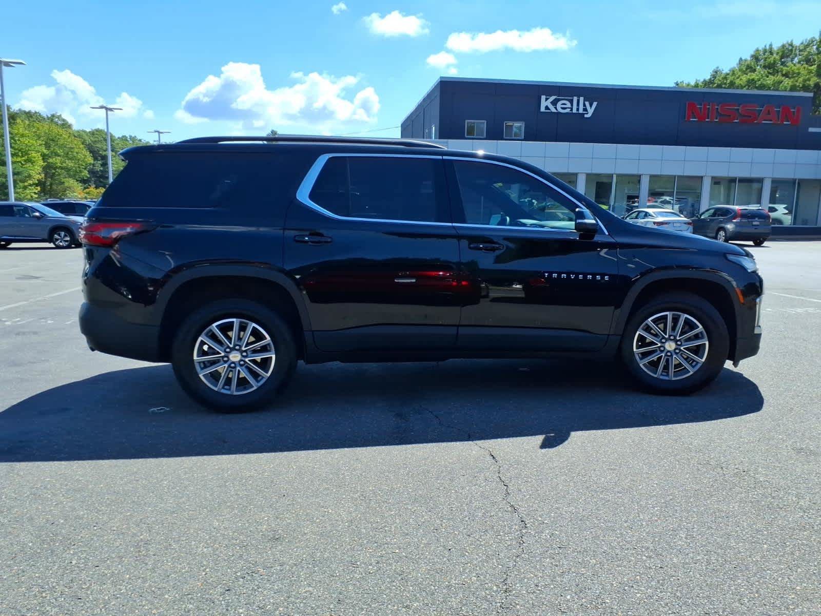 Used 2023 Chevrolet Traverse LT AWD/4WD image 4