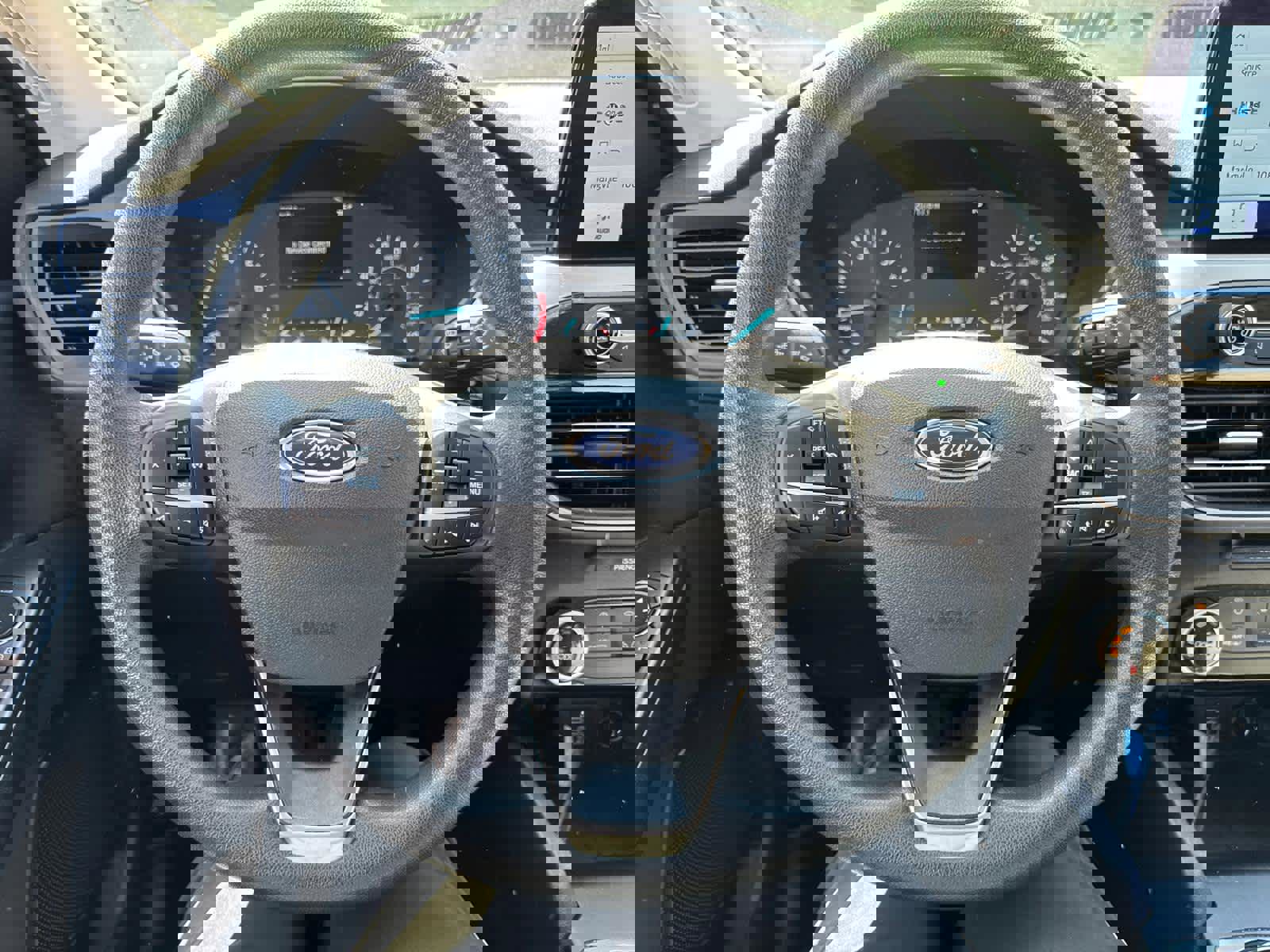 Used 2022 Ford Escape SE image 17