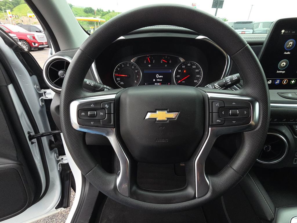 Used 2025 Chevrolet Blazer LT AWD/4WD image 16