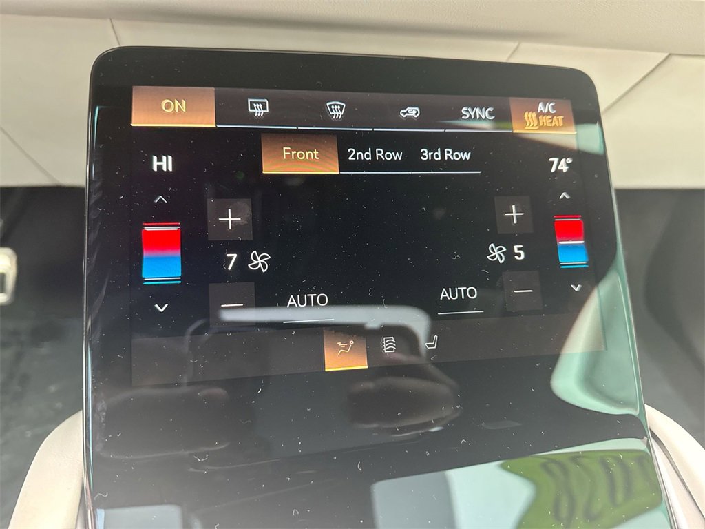 Used 2026 Cadillac Vistiq Sport image 24