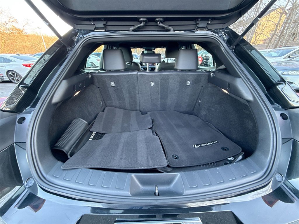 Used 2019 Lexus UX 200 image 19