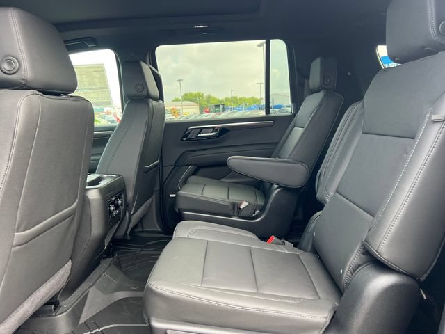 New 2026 Chevrolet Suburban LT w/ Comfort Package AWD/4WD image 5