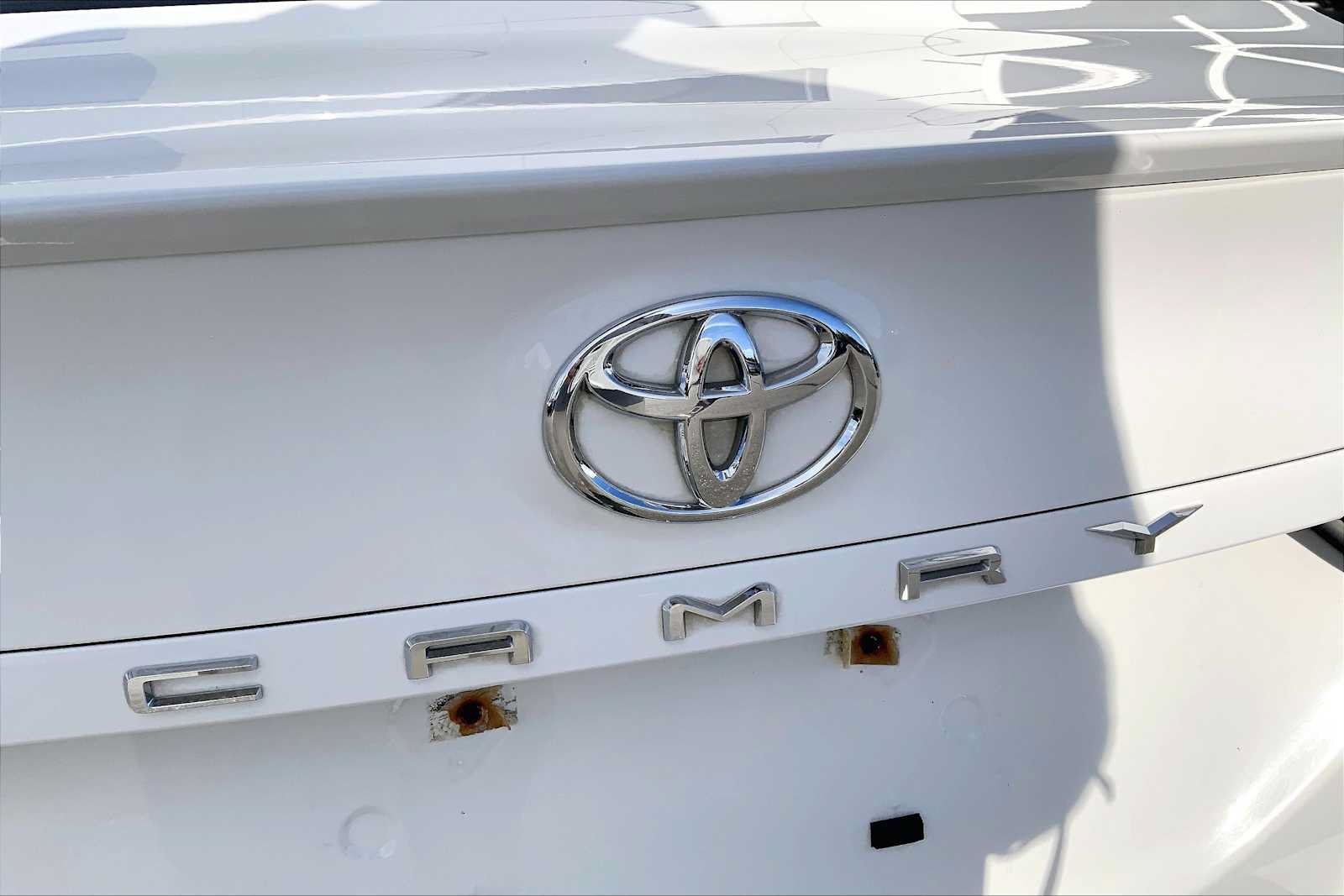 Used 2018 Toyota Camry SE FWD image 30