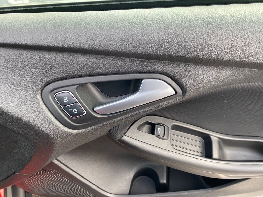 Used 2017 Ford Focus SE image 10