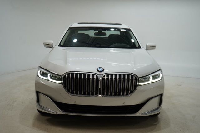 Used 2020 BMW 745e xDrive image 2