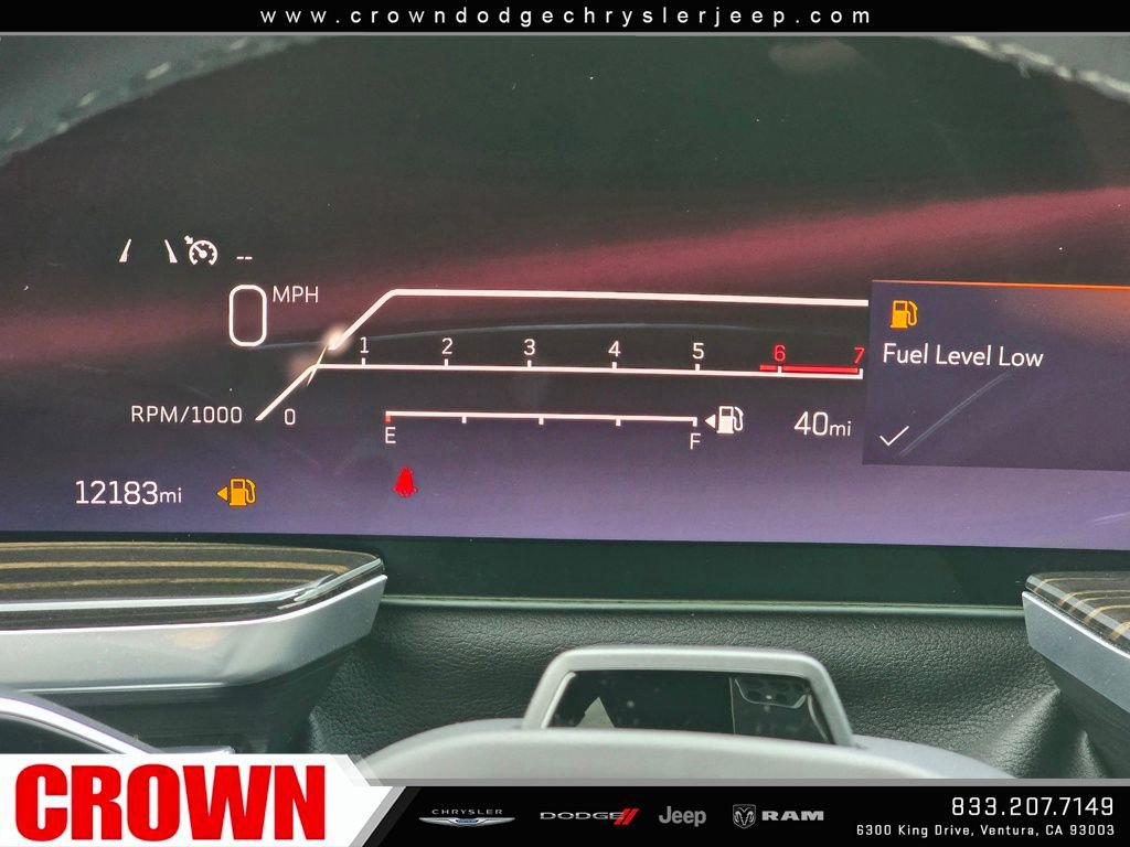 Used 2025 Cadillac Escalade ESV Premium Luxury image 34