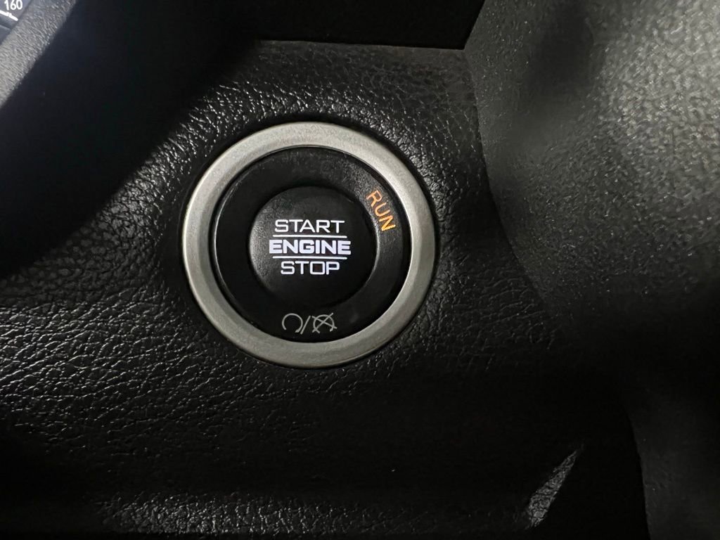 Used 2022 RAM 2500 Tradesman w/ Chrome Appearance Group image 32