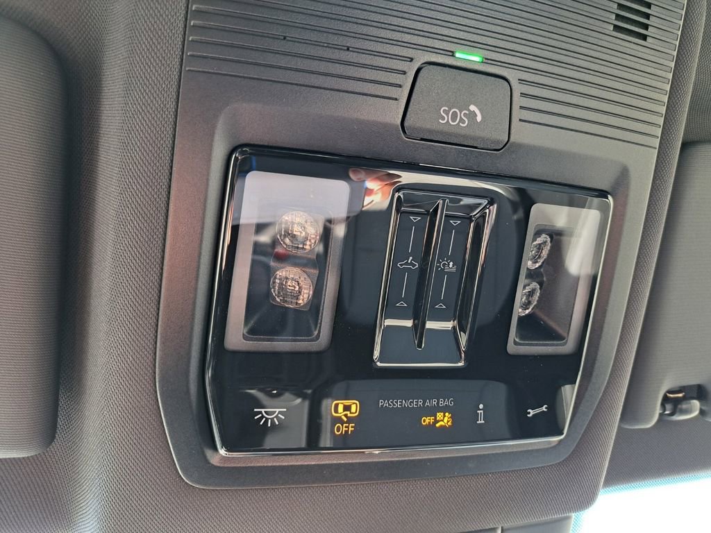 New 2026 Volkswagen Tiguan SE R-Line image 18