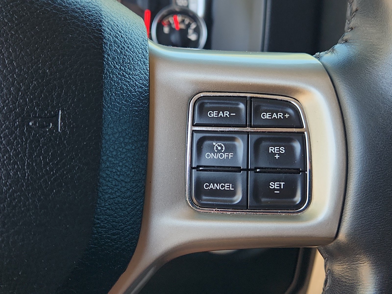 Used 2015 RAM 1500 Laramie w/ Convenience Group AWD/4WD image 21