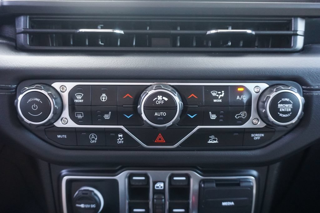 Used 2024 Jeep Gladiator Sport w/ Premium Package AWD/4WD image 14
