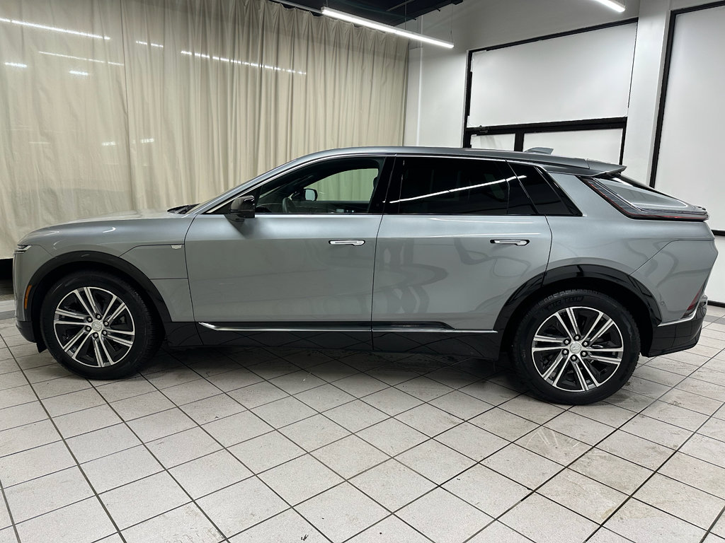 Used 2024 Cadillac Lyriq Luxury w/ LPO, Floor Liner Package image 10