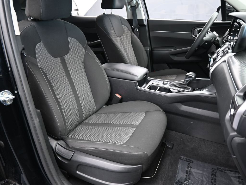 Used 2022 Kia Sorento LX image 42