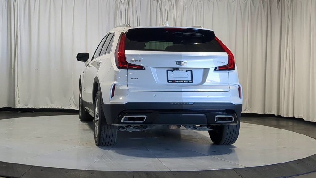 Used 2024 Cadillac XT4 Premium Luxury AWD/4WD image 7