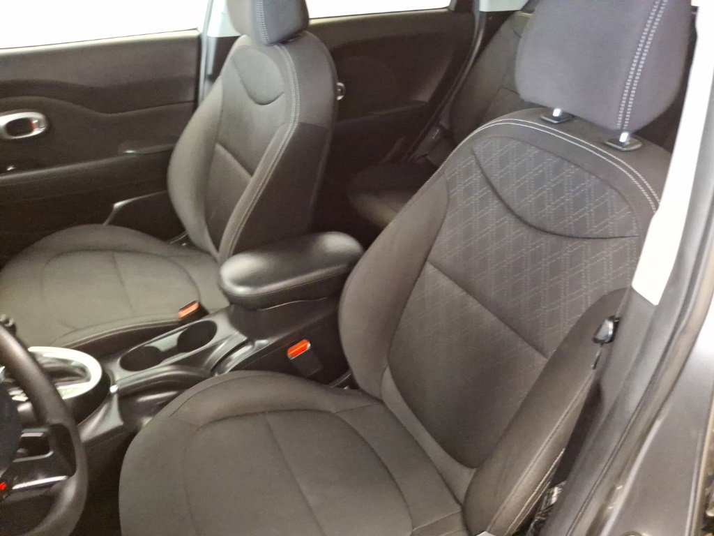 Used 2018 Kia Soul Base w/ Option Group 020 image 16