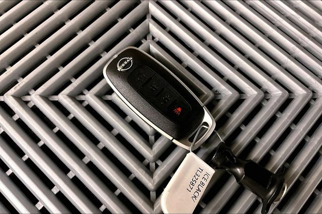 New 2026 Nissan Kicks SR w/ Cold Weather Package image 13