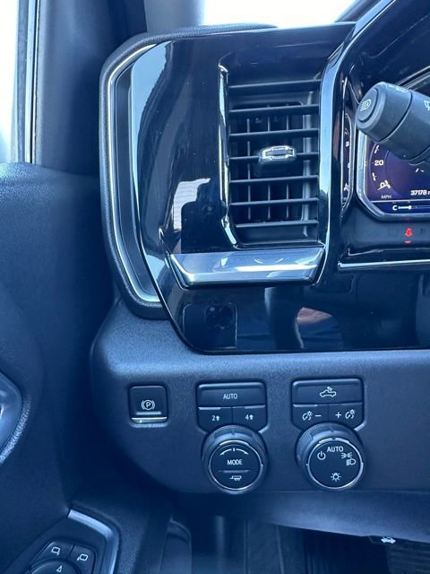 Used 2023 Chevrolet Silverado 1500 LT image 29