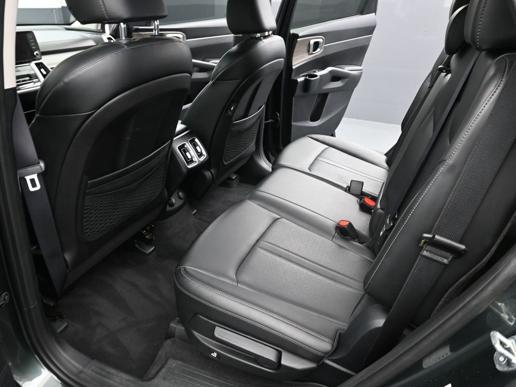 Used 2023 Kia Sorento S w/ Panoramic Sunroof Package image 14