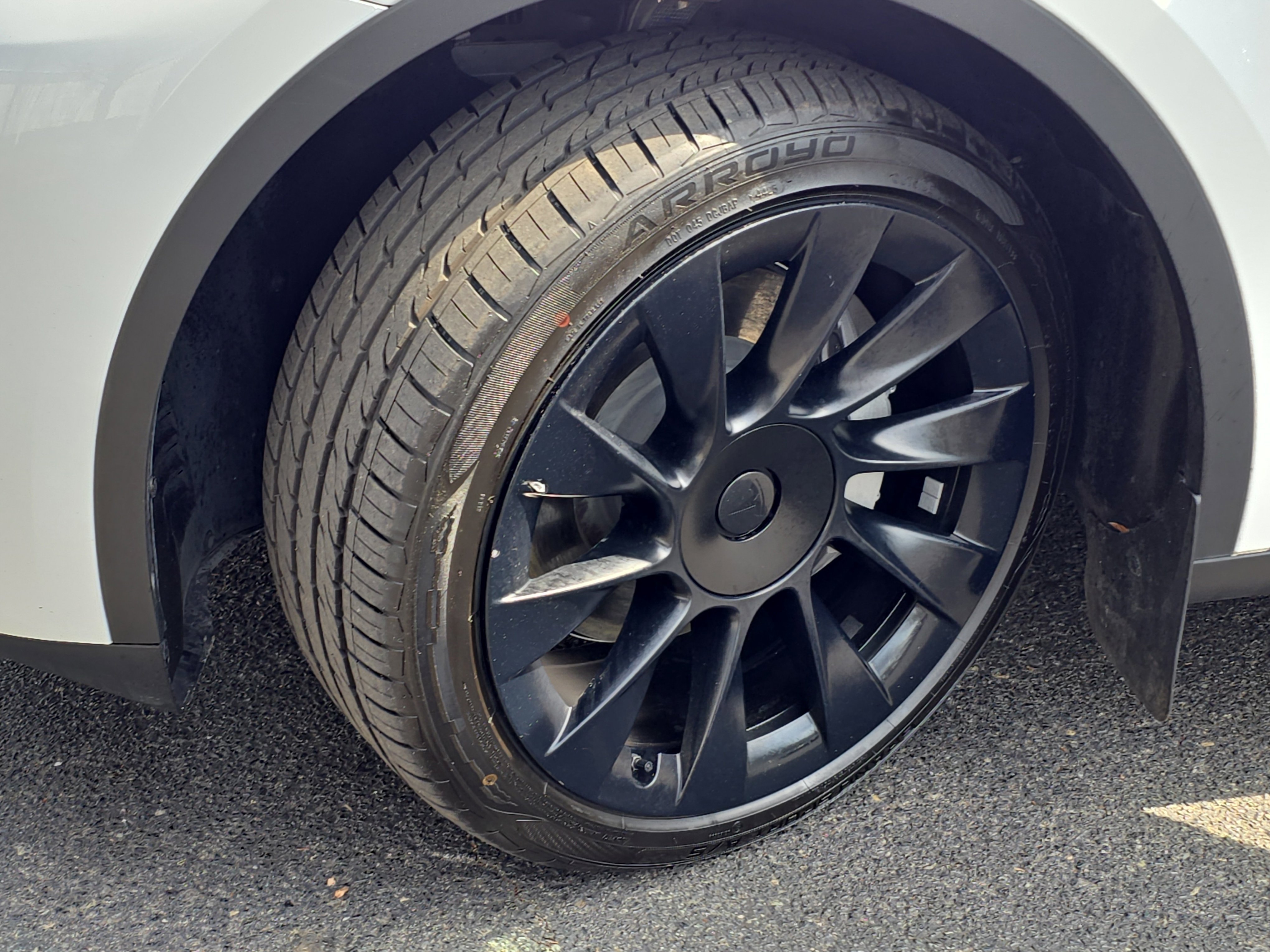 Used 2024 Tesla Model Y Long Range image 31