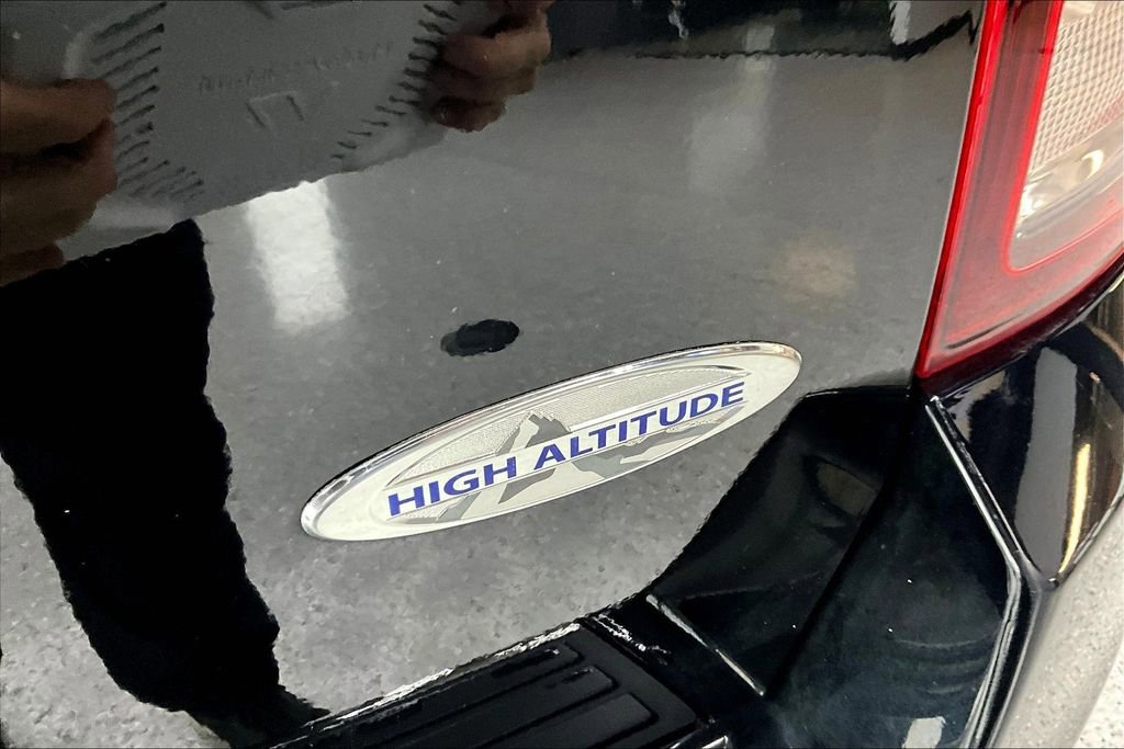 Used 2015 Jeep Compass High Altitude image 23