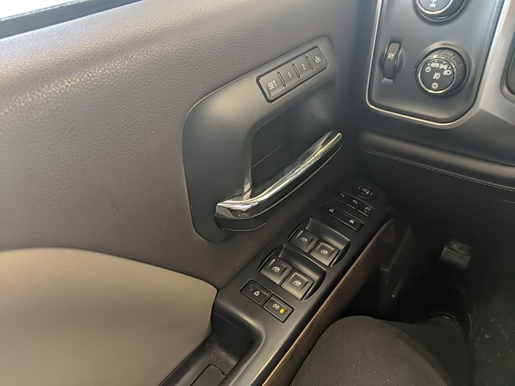 Used 2015 Chevrolet Silverado 1500 LTZ image 27