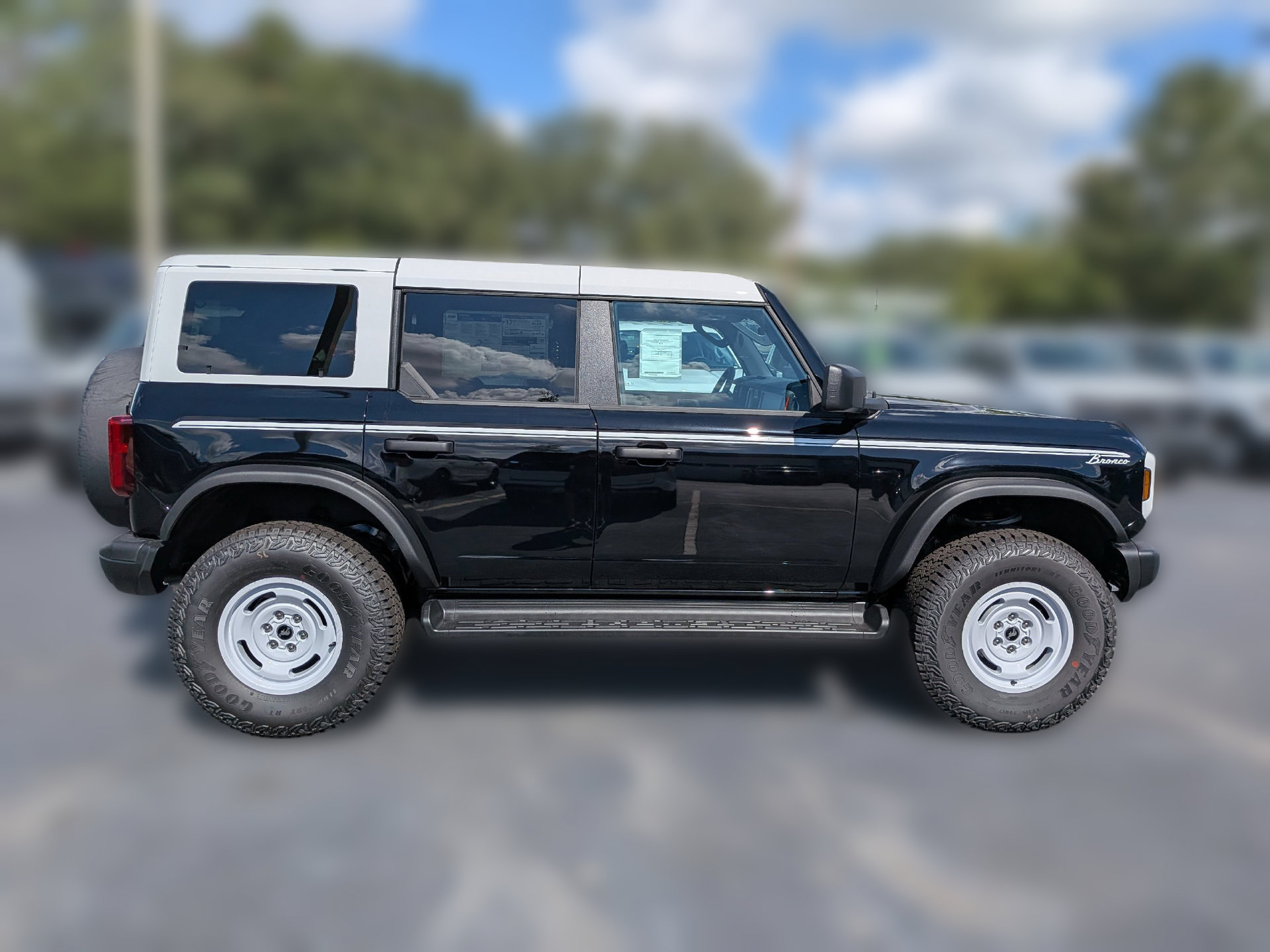 New 2026 Ford Bronco Heritage Edition AWD/4WD image 4